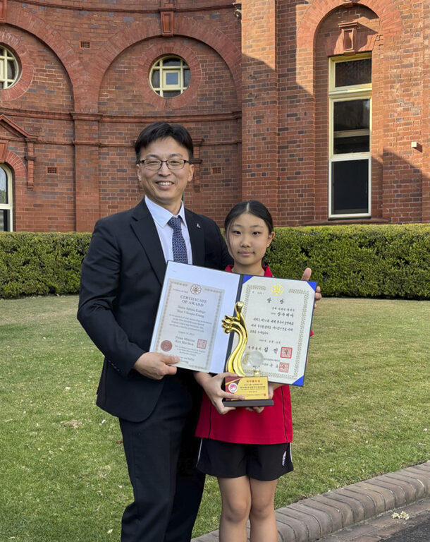 Soopia Chang Wins World Korean Speech Competition thumbnail